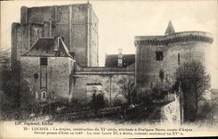CPA Louches le Donjon Construction du XI siecle attribuee a Foulques Nerra comte d'Anjou Devient pri