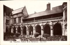 CPA Tours Cloitre de la Cathedrale Cote Nord 