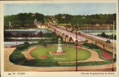 CPA Tours vue sur le grand Pont de Pierre 