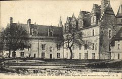 CPA Amboise Facade Charles VIII et Louis XII devant lesquelles Furent Massacres les Huguenots 