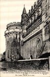 CPA Amboise I et L le Chateau Cote Nord Ouest Tour des Cavallers et Balcon en fer Forge ou furent pe
