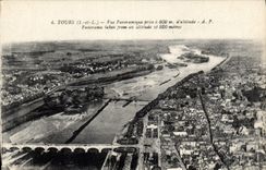 CPA Tours I et L vue panoramique prise a 800 m d'altitude 