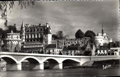 CPA Les Merveilles du Val de Loire Amboise Indre et Loire le Chateau XV siecle son enceinte et la Ch