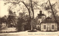 CPA Versailles Hameau d Trianon La Laiterie et le Moulin 