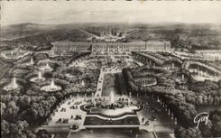 CPA Versailles et ses Merveilles Vue generale sur le Parc et le Chateau 