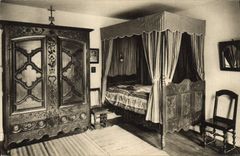CPA Mobilier rustique lorrain armoire et lit 