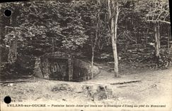 CPA Velars sur Ouche Fontaine Sainte Anne qui coule sur la montagne d'Etang au pied du Monument 