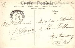 CPA Chateau de Chantilly L'Entree principale et la Chapelle 