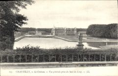 CPA Chantilly Le Chateau Vue generale prise du Saut du Loup 