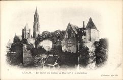 CPA Senlis les Ruines du Chateau de Henri IV la Cathedrale 