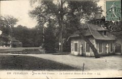 CPA Versailles Parc du Petit Trianon La Laiterie et Maison de la Reine 