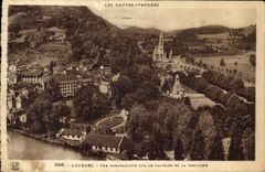 CPA Lourdes Vue Panoramique sur le Calvaire et la Basilique 