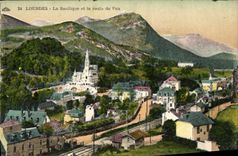 CPA Lourdes La Basilique et la route de Pau 