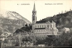CPA Lourdes Basilique vue laterale 