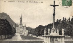 CPA Lourdes La Basilique et le Calvaire Breton 