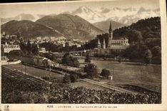 CPA Lourdes La Basilique et le Pic du Jer 