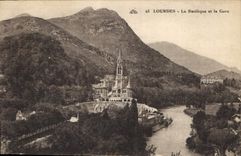 CPA Lourdes La Basilique et le Gave 