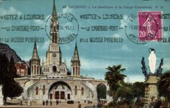 CPA Lourdes La Basilique et la Vierge Couronnee 