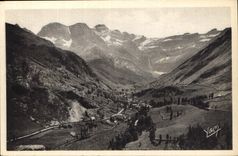 CPA Gavarnie Le Village et le Cirque 