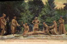 CPA Lourdes Le Calvaire Jesus attache a la Croix 