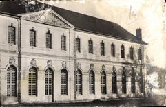 CPA Abbaye Notre Dame du Bec Le Bec Herluin Eure Cour d'Honneur 