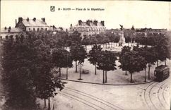 CPA Dijon Place de la Republique Tramway