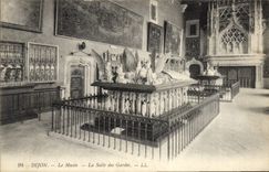 CPA Dijon Le Musee La Salle des Gardes 
