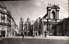 CPA Dijon Cote d'Or Rue Vaillant et Eglise St Michel 