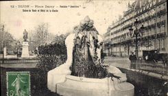 CPA Dijon Place Darcy Fontaine Jeanosses Statue de Rude et Hotel de la Cloche 