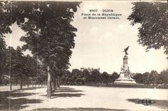 CPA Dijon Place de la Republique et Monument Carnot 