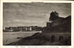 CPA Dinard Chemin de Ronde de la Malouine et un coin de la Plage 