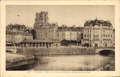 CPA Rennes Place de la Croix de la Mission et Gare de Tramways 