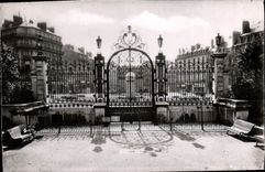 CPA Dijon Cote d'Or Les grilles de l'entree du Jardin Darcy 