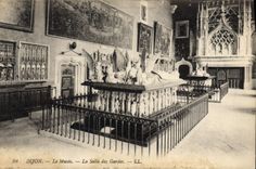 CPA Dijon Le Musee La Salle des Gardes 