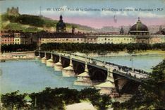 CPA Lyon Pont de la Guillotiere Hotel Dieu et coteau de Fourviere 