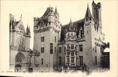 CPA Chateau de Pierrefonds La Chapelle et l'Escalier d'Honneur 