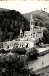 CPA Lourdes La Basilique et la Gave 