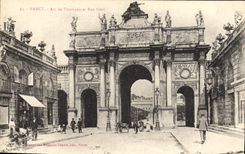 CPA Nancy Arc de Triomphe et Rue Here 
