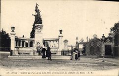 CPA Lyon Entree du Parc de la Tete d'Or et Monument des Enfants du Rhone 