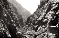 CPA Les Alpes Maritimes La route de Touet a Beuil dans les Gorges Rouges du Cians 