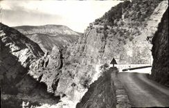 CPA Seyne les Alpes BA Les Gorges de la Blanche vers Serre Poncon 