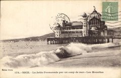 CPA Nice La Jetee Promenade par un coup de mer Les Mouettes 
