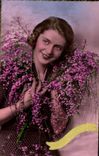 CPA Femme Fleurs