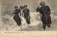 CPA Baignade par Gros Temps 