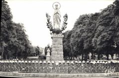 CPA Lourdes La Vierge Couronnee 