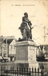 CPA Beauvais Statue Jeanne Hachette 