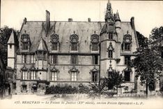 CPA Beauvais Le Palais de Justice XV siecle ancien Palais Episcopal 