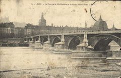 CPA Lyon le Pont de la Guillotiere et le Grand Hotel Dieu 