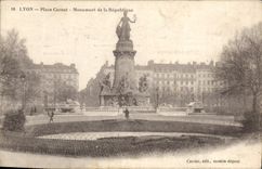 CPA Lyon Place Carnot Monument de la Republique 