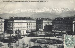 CPA Grenoble La Place Victor Hugo et la Chaine des Alpes 